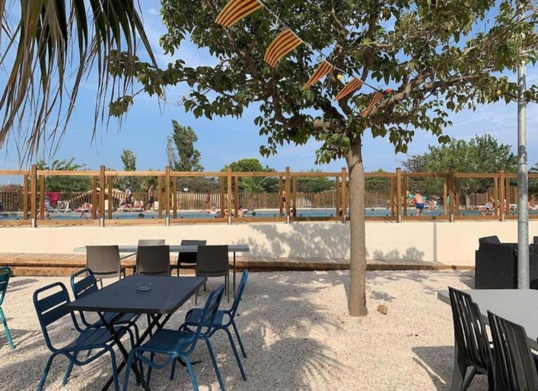 Les Mobil Homes De Naka, Une Entree Gratuite Pour La Reserve Africaine Port-la-Nouvelle Bagian luar foto